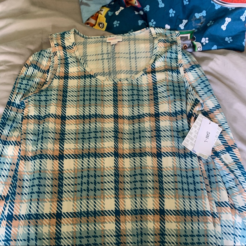 BNWT plaid Dani!